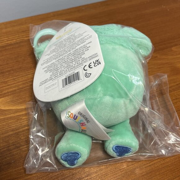 Squishmallows Joelle Blue Bigfoot Clip Plush with Flower - Picture 3 of 6